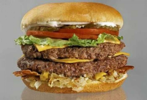 Sanggup Habiskan Burger Raksasa dengan Cepat dan Menghias Tumpeng di Hotel Grand Zuri Dumai, Ada Hadiah Uang Tunai