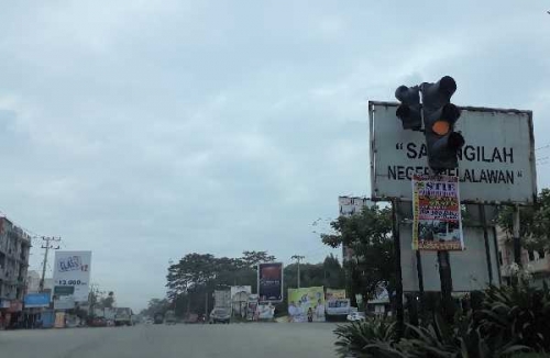 Traffic Light di Simpang Langgam Pangkalan Kerinci Hanya Menyala Kuning, Lalu Lintas Kacau