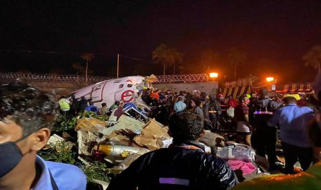 Kecelakaan, Pesawat Bermuatan 190 Orang Terbelah Dua, 17 Tewas dan Lebih 100 Terluka