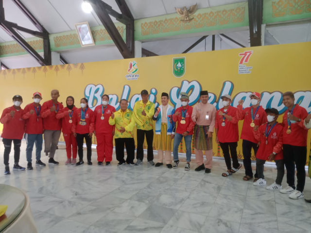 Sambut Atlet NPC Riau yang Sumbang 27 Medali di Asean Para Games, Syamsuar: Kalian Membanggakan