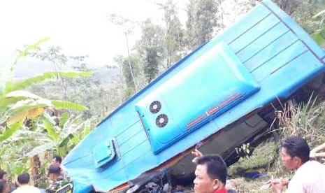 Korban Tewas Akibat Bus Terjun ke Jurang di Sukabumi Jadi 23 Orang