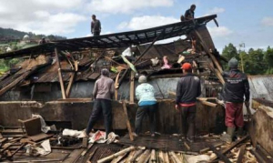GoRiau Diterjang Puting Beliung, 79 Rumah Rusak di Sumbar, 2 Rumah Gadang Roboh
