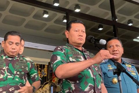 2 Perwira Kru Pesawat TNI AL yang Jatuh Ditemukan di Kedalaman 14 Meter