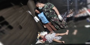 GoRiau Prajurit Kostrad Temukan Balita Tengah Peluk Jenazah Ibunya di Bawah Reruntuhan Bangunan di Balaroa