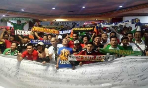 Syafrianto Rusli Imbau Supporter Semen Padang FC Damai Dukung Kabau Sirah di Stadion Kaharuddin Nasution Rumbai Sore Nanti