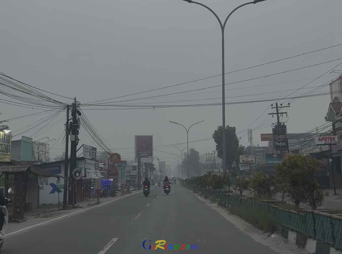 Kabut Asap Pekanbaru Masih Level Berbahaya, Ketebalan Udara Terpantau Menurun Dibanding Kemarin