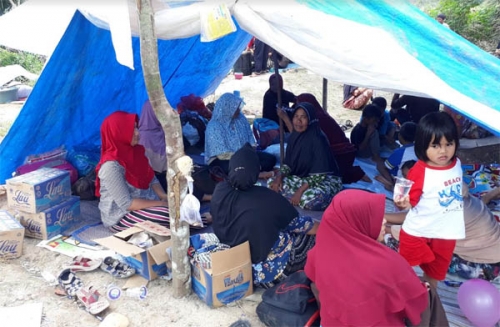 Tuntut Kebun KKPA Diserahkan, Masyarakat Desa Terantang Manuk Bikin Tenda Dekat Pintu Masuk PT Safari Riau