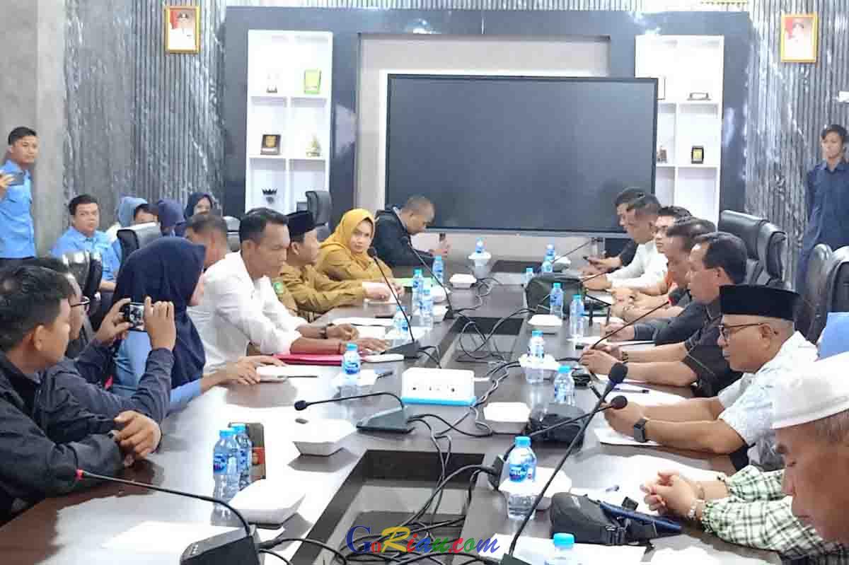 Perjuangkan Nasib Honorer, Aliansi Non Database Meranti Minta Kepastian saat RDP