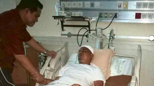 Masih Terbaring Lemah di RSCM, Ustaz Arifin Ilham Akan Diterbangkan ke Malaysia