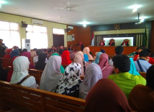 Hakim Tidak Kabulkan Pengalihan Penahanan Tiga Dokter Terdakwa Korupsi RSUD Arifin Achmad