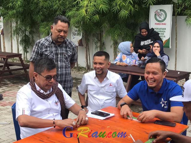 Ke Pekanbaru, Hinca Pandjaitan Kunjungi Rumah Peradaban, Main Domino Bareng Pordi Riau
