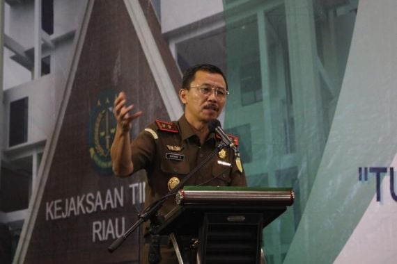 Pesan Mengaku Serahkan Rp713 Juta ke Jaksa DSDS Juga Dikirim Mantan Rektor UIN Suska ke Kajati Riau