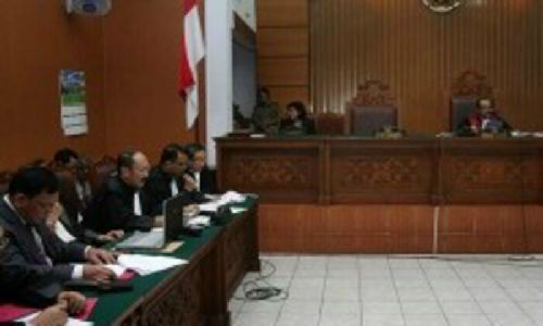 Tetap Demo di Tengah Hujan, Massa Pendukung Budi Gunawan Mengaku Hanya Dibayar Rp50 Ribu