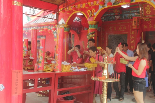 Hari Keenam Imlek, Warga Tionghoa Bengkalis Gelar Ritual Penyemahan Keliling Kota