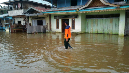 Pelalawan Dikepung Banjir, Bantaran Sungai Kampar Mulai Terendam