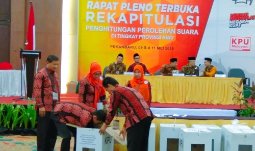 Pleno Rekapitulasi Suara di Riau Dimulai dari Kuansing, Inhu, Dumai dan Rohil