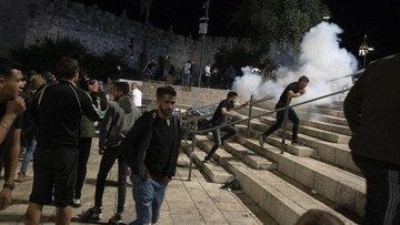 Bentrok dengan Polisi Israel, 90 Warga Palestina Terluka