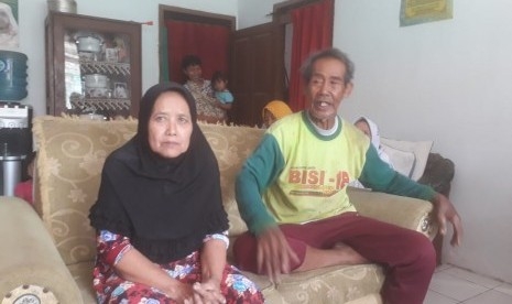 Pasutri Lansia Asal Bandung Barat Berangkat Haji Setelah 57 Tahun Menabung