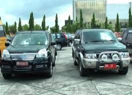 GoRiau Tanda-tanda Kehancuran Negeri dalam Mobil Dinas