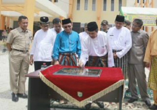 Resmikan Kantor Camat Kandis, Bupati Syamsuar Ingin Pelayanan kepada Masyakarat Ditingkatkan