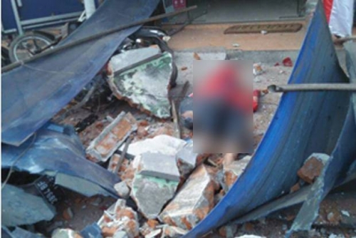 Gempa 6,2 SR Luluh Lantakkan Mataram, Korban Bergelimpangan di Reruntuhan Bangunan