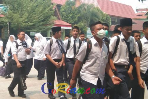 Disdik Riau Keluarkan Surat Tindak Pengamanan Dampak Asap, Sekolah Diliburkan Apabila ISPU di Angka 200