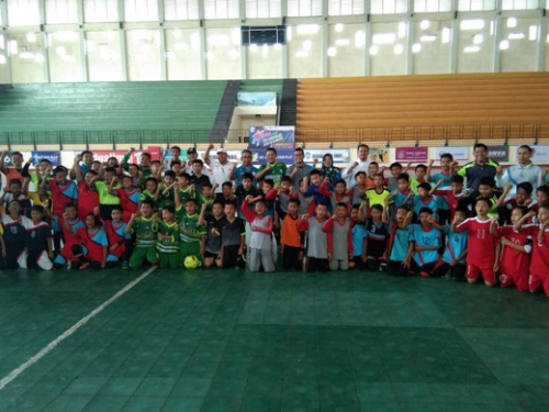 Pertama di Inhil, Wartawan yang Juga Pelatih Nasional Berlisensi AFC Ini Dirikan Sekolah Futsal