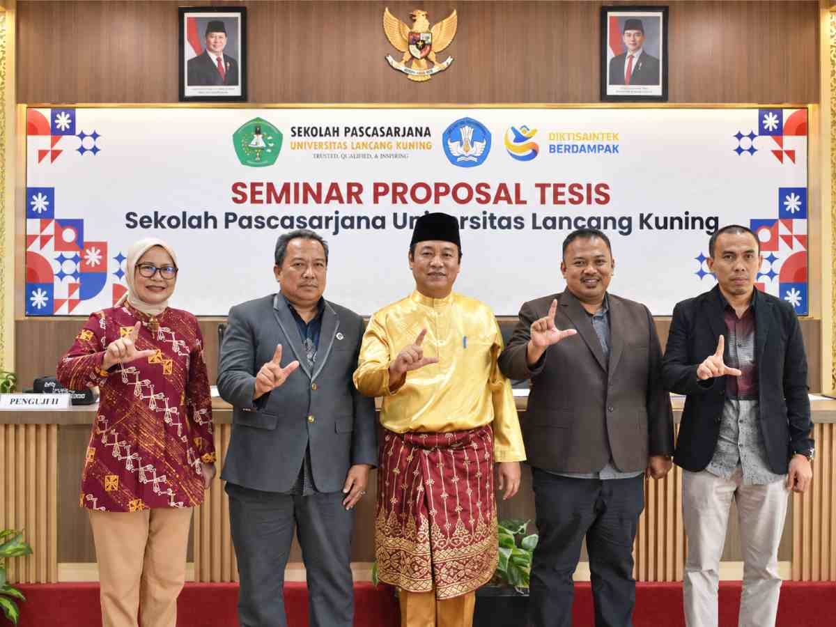 Bekal Mengabdi untuk Rakyat, Anggota DPR RI Yulisman Kejar Magister Hukum di Unilak Riau