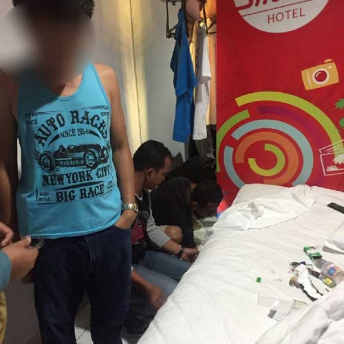 Pecatan Polisi Sekaligus Mantan Konselor BNN Riau Diciduk dari Kamar Hotel Bersama Sabu dan Bong