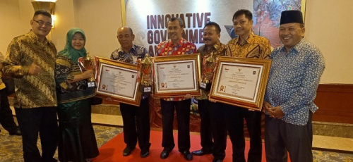 Bupati Bengkalis Terima Innovative Government Award 2019