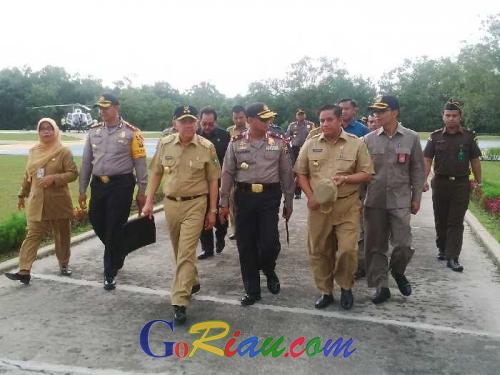 Baru Mendarat di Kecamatan Mandau, Plt Gubernur Riau, Kapolda dan Danrem 031/WB Terbang Lagi