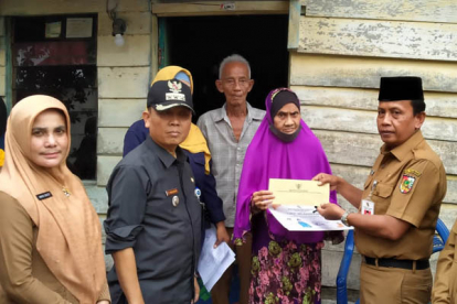 GoRiau Pemko Pekanbaru Salurkan Santunan Kematian untuk Masyarakat Kurang Mampu