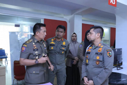 GoRiau Gerak Cepat Usai Sertijab, Kasatpol PP Pekanbaru Tinjau Layanan Pengaduan di MPP