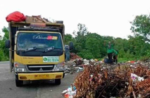 Pengangkutan Sampah di Pekanbaru Berangsur Normal