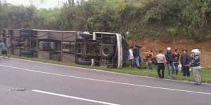 GoRiau Bus Pariwisata Terbalik di Subang, Sedikitnya 5 Orang Tewas