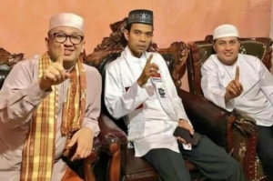 GoRiau Fotonya Acungkan Satu Jari Beredar, Begini Penjelasan Ustaz Abdul Somad
