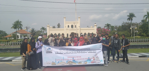 SMK Dirgantara Studi Tour ke Istana Siak Sri Indrapura