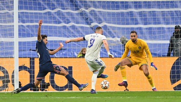 Benzema Hat-trick, Real Madrid Melaju ke Perempatfinal Setelah Tumbangkan PSG