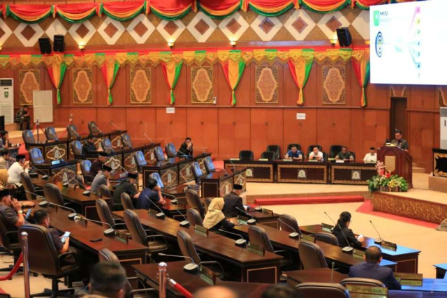 Evaluasi Kinerja 2025, Pemprov Riau Serahkan LKPJ ke DPRD