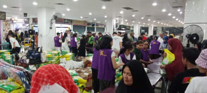 GoRiau Bantu Atasi Stunting, Plaza Central Pekanbaru Fasilitasi Bakti Sosial Sembako Murah