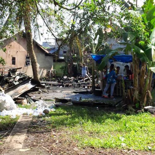 Diduga Arus Pendek Listrik, 2 Rumah Warga Tembilahan Ludes Terbakar