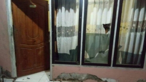 GoRiau Puluhan Anggota Brimob Perbaiki Rumah dan Ganti Perabot Milik Wanita Tua yang Dihancurkannya
