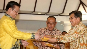 GoRiau Gugatan Ical Kandas di PT TUN, Kubu Agung Kembali Kuasai Golkar