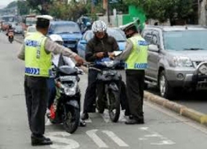 GoRiau Apa Beda Surat Tilang Warna Biru dengan Merah? Ini Penjelasan Mabes Polri