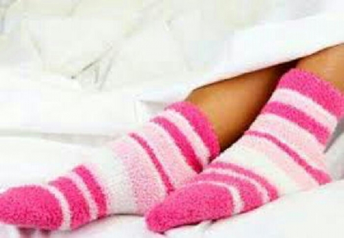 Hasil Penelitian, Wanita Lebih Mudah Orgasme Bila Gunakan Kaos Kaki, Ini Penjelasannya