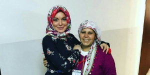 GoRiau Aktris Cantik Lindsay Lohan Pakai Jilbab, Begini Penampakannya