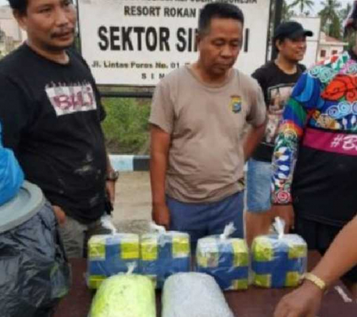 4 Bungkus Sabu dan 10 Ribu Butir Ekstasi Diamankan di Sinaboi