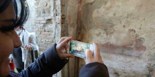 Lukisan Tua di Dinding Ungkap Praktik Prostitusi di Kaki Gunung Berapi 2.000 Tahun Silam