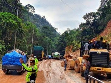 Pengendara Wajib Tahu, Ini Jalan di Riau yang Rawan Longsor dan Banjir