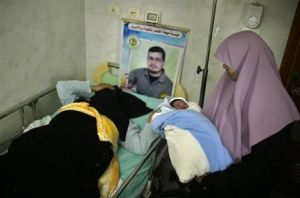 GoRiau Subhanallah, Bayi Palestina Ini Lahir dari Sperma Ayahnya yang Diselundupkan dari Penjara Israel